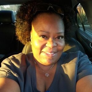 Meet your Posher, Leila